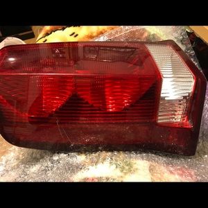1 left back light for 2004 Cadillac Escalade